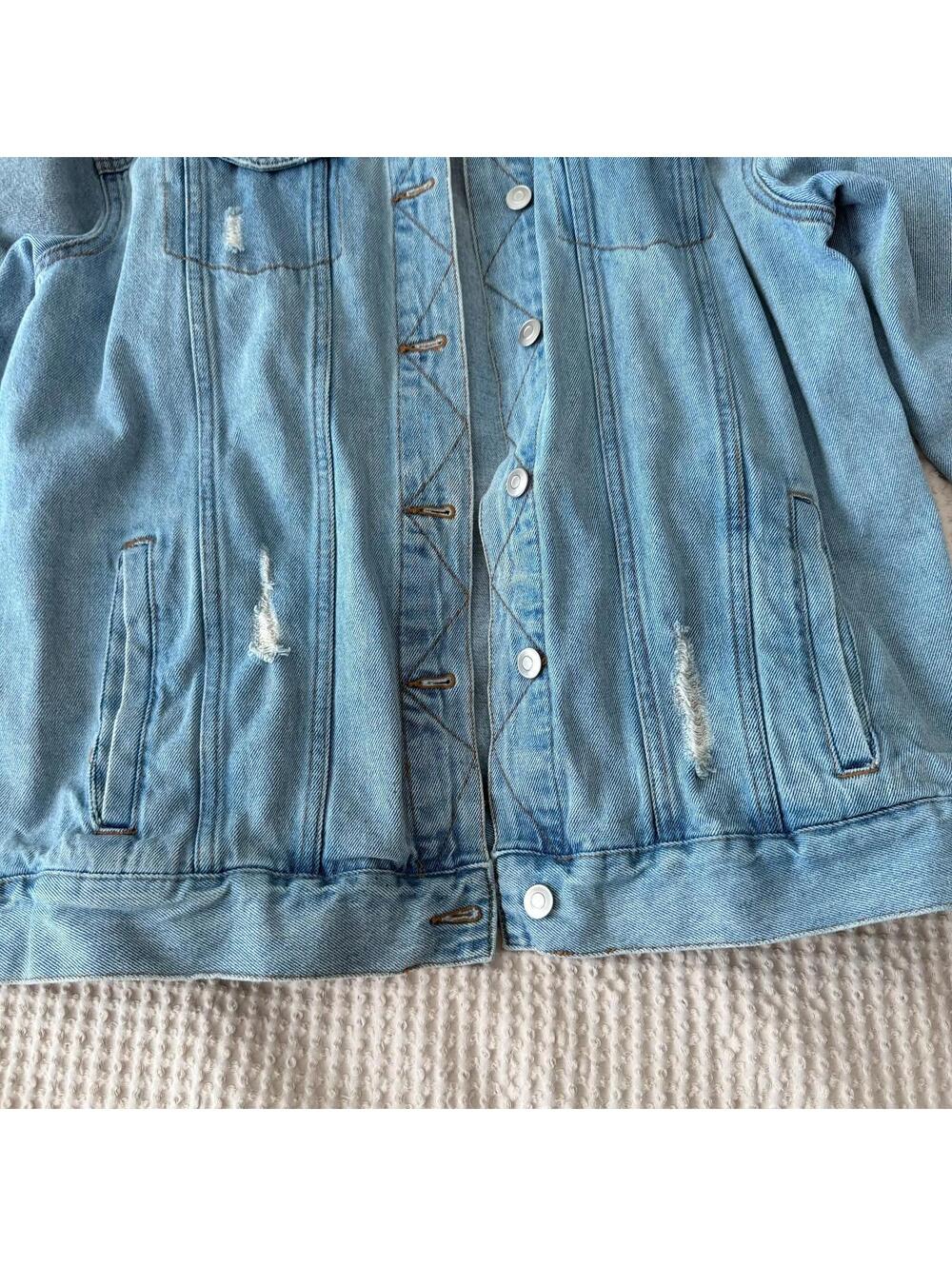 Time and Tru Light Wash Distressed Denim Jacket with Star Print Size Large - Picture 5 of 9